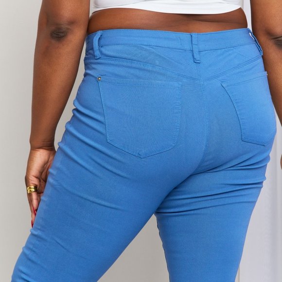 YMI Jeanswear Kate Hyper-Stretch Full Size Mid-Rise Skinny Jeans in Electric Blu - Picture 9 of 9